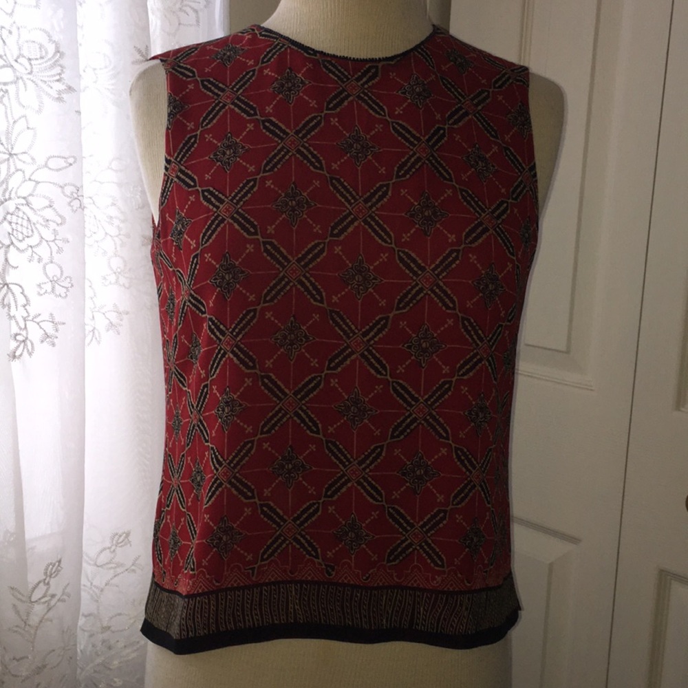 Beautiful Red Dana Buchman Petite blouse.